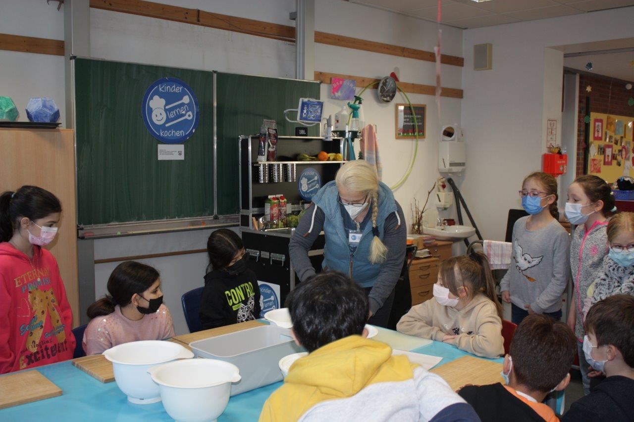 galerie - kinder lernen kochen Kinder lernen kochen - 4a (1).JPG